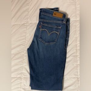 Levi’s Demi curve jeans